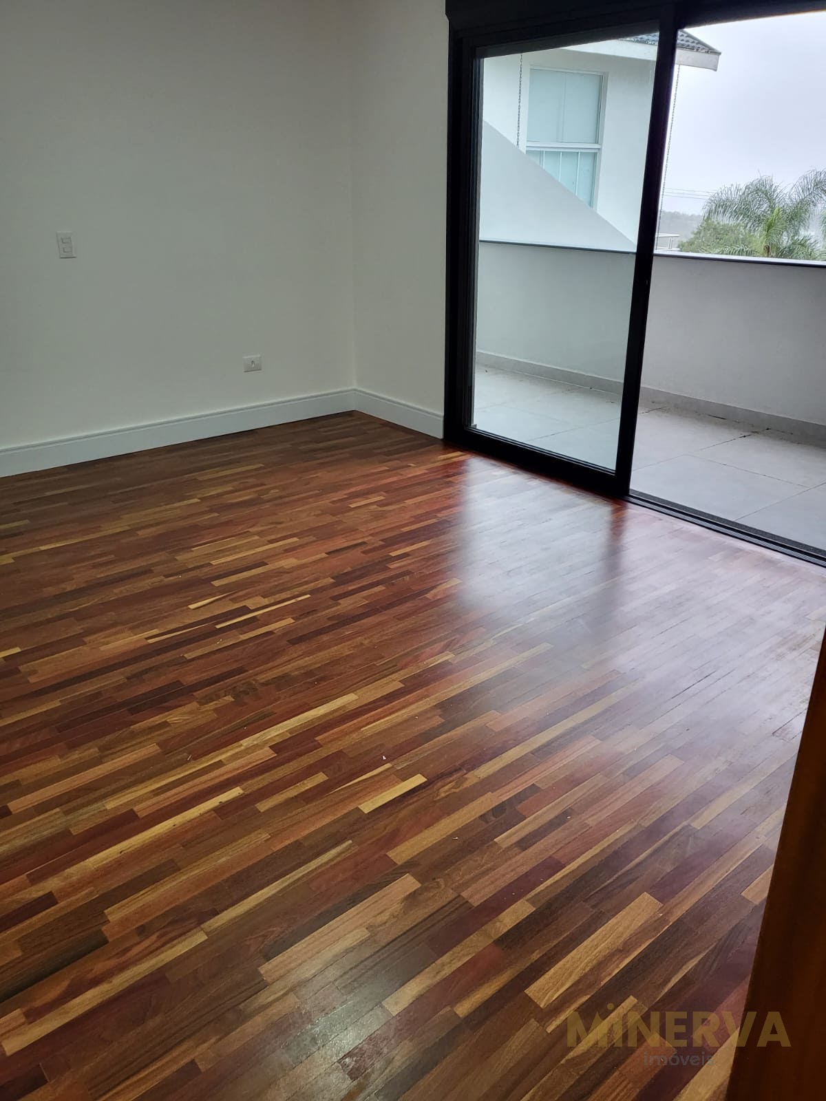 Casa à venda com 3 quartos, 3 suítes, 4 vagas e 355m² no Jardim Via Dutra, Arujá (SP) — foto 18 de 23
