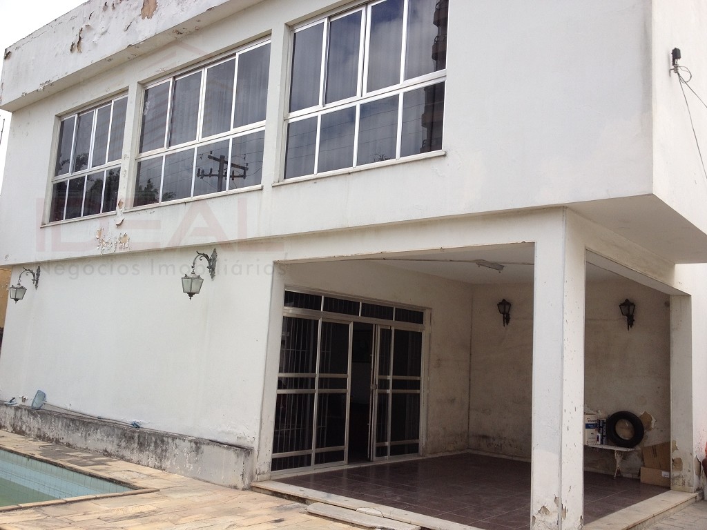 Casa à venda com 5 quartos, 3 suítes, 6 vagas e 300m² no Parque Tamandaré, Campos dos Goytacazes (RJ) — foto 9 de 12