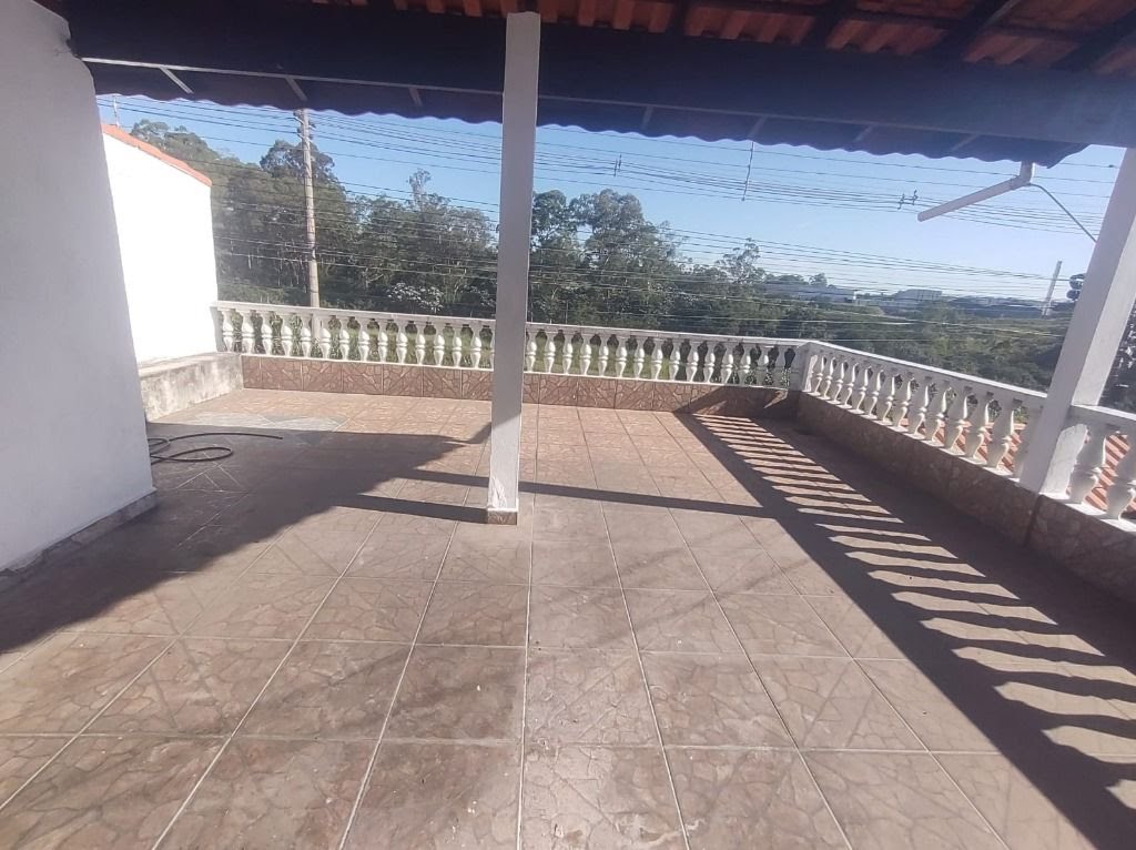 Casa à venda com 3 quartos, 2 suítes, 2 vagas e 315m² no Nova Arujá, Arujá (SP) — foto 6 de 16