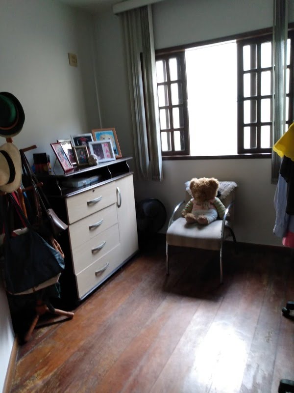 Casa à venda com 3 quartos, 1 suíte, 4 vagas e 240m² no São João Batista, Belo Horizonte (MG) — foto 3 de 13