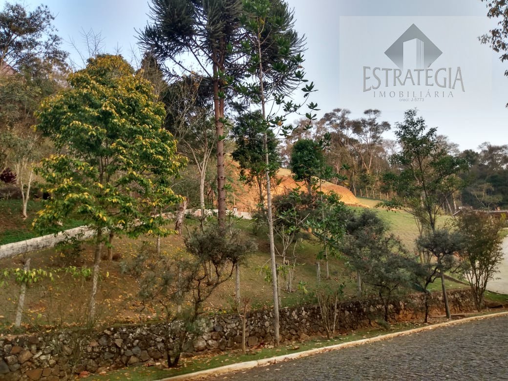 Casa à venda com 3 suítes, 4 vagas e 134m² no Samambaia, Petrópolis (RJ) — foto 13 de 21