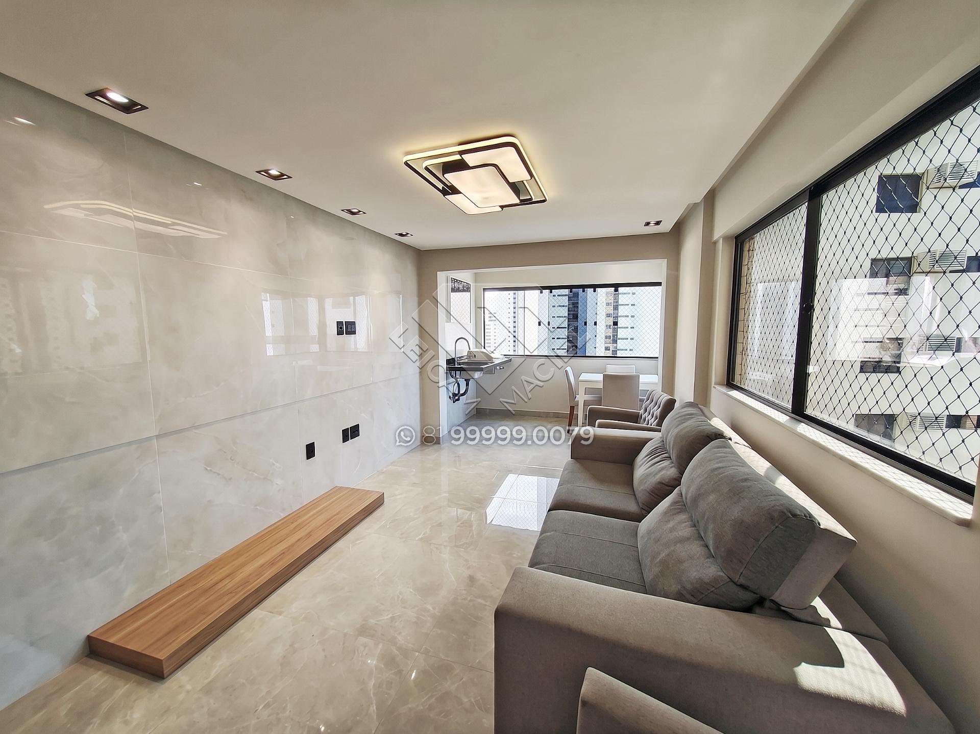 Apartamento reformado à venda na Jaqueira, 125m², andar alto, varanda gourmet integrada, 3 quartos (2 suítes) e 3 vagas. Agende sua visita com Leicam Maciel!