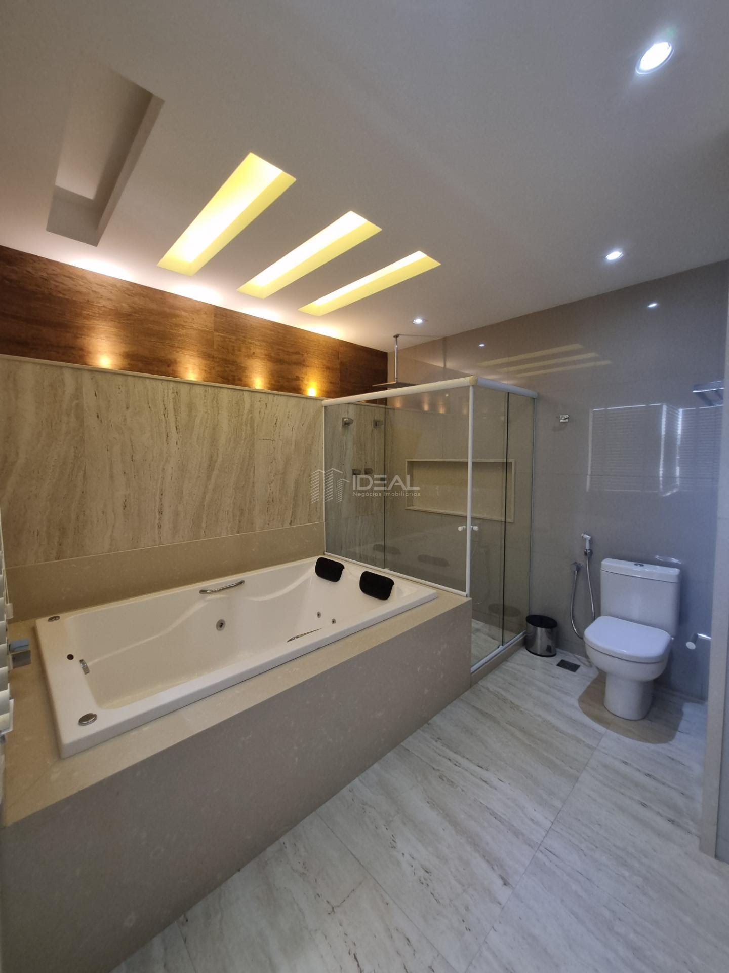 Casa à venda com 4 quartos, 4 suítes, 3 vagas e 463m² no Parque dos Rodoviários, Campos dos Goytacazes (RJ) — foto 17 de 26