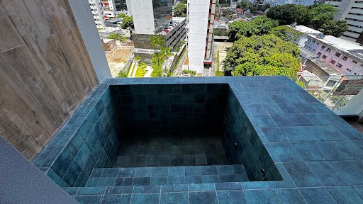 Apartamento à venda com 4 quartos, 4 suítes, 3 vagas e 226m² no Casa Forte, Recife (PE) — foto 2 de 13