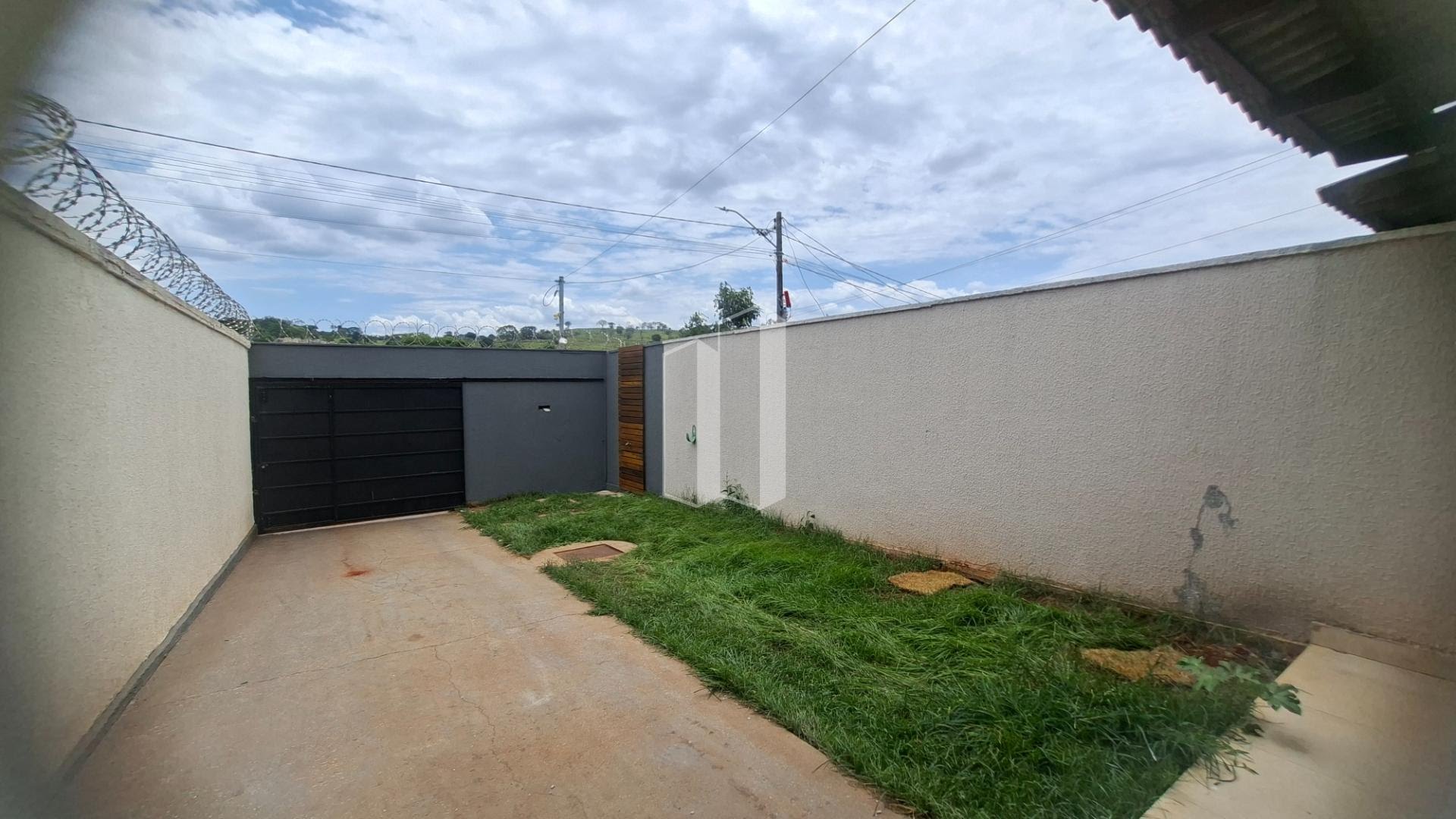 Casa à venda com 2 quartos, 1 suíte, 3 vagas e 215m² no Residencial Tuzimoto, Goiânia (GO) — foto 3 de 16