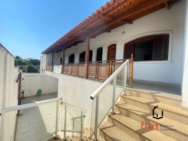 Casa de Alto Padrão à Venda com 6 dormitórios no bairro São José, Pará de Minas – 360m²