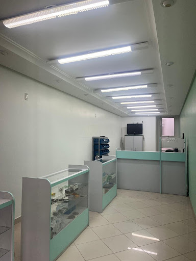 <p>Descubra uma excelente oportunidade para o seu negócio no coração do Centro de Bagé! Esta sala comercial espaçosa oferece o ambiente perfeito para profissionais autônomos, consultórios ou pequenos 