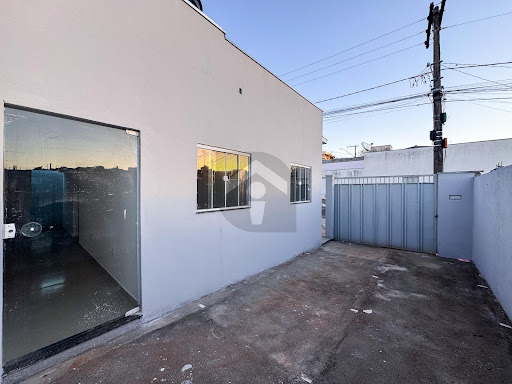 Casa à venda em Jardim Eunice, Alfenas | 3 dorms, suíte