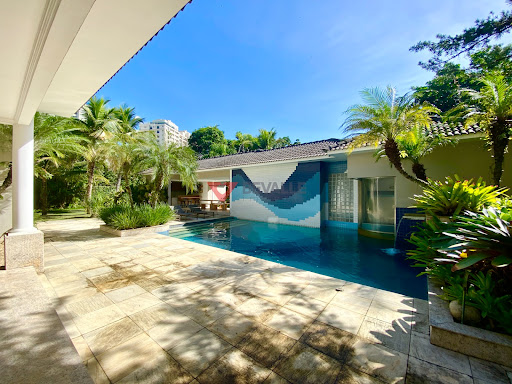 Casa de luxo em Barra da Tijuca com 854m², 5 dormitórios e 5 suítes - Venda e Locação por R$9.200.000