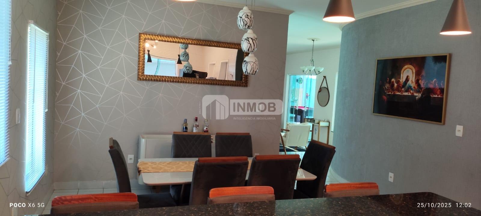 Casa para alugar com 3 quartos, 3 suítes, 3 vagas e 300m² no Piracangaguá, Taubaté (SP) — foto 21 de 28