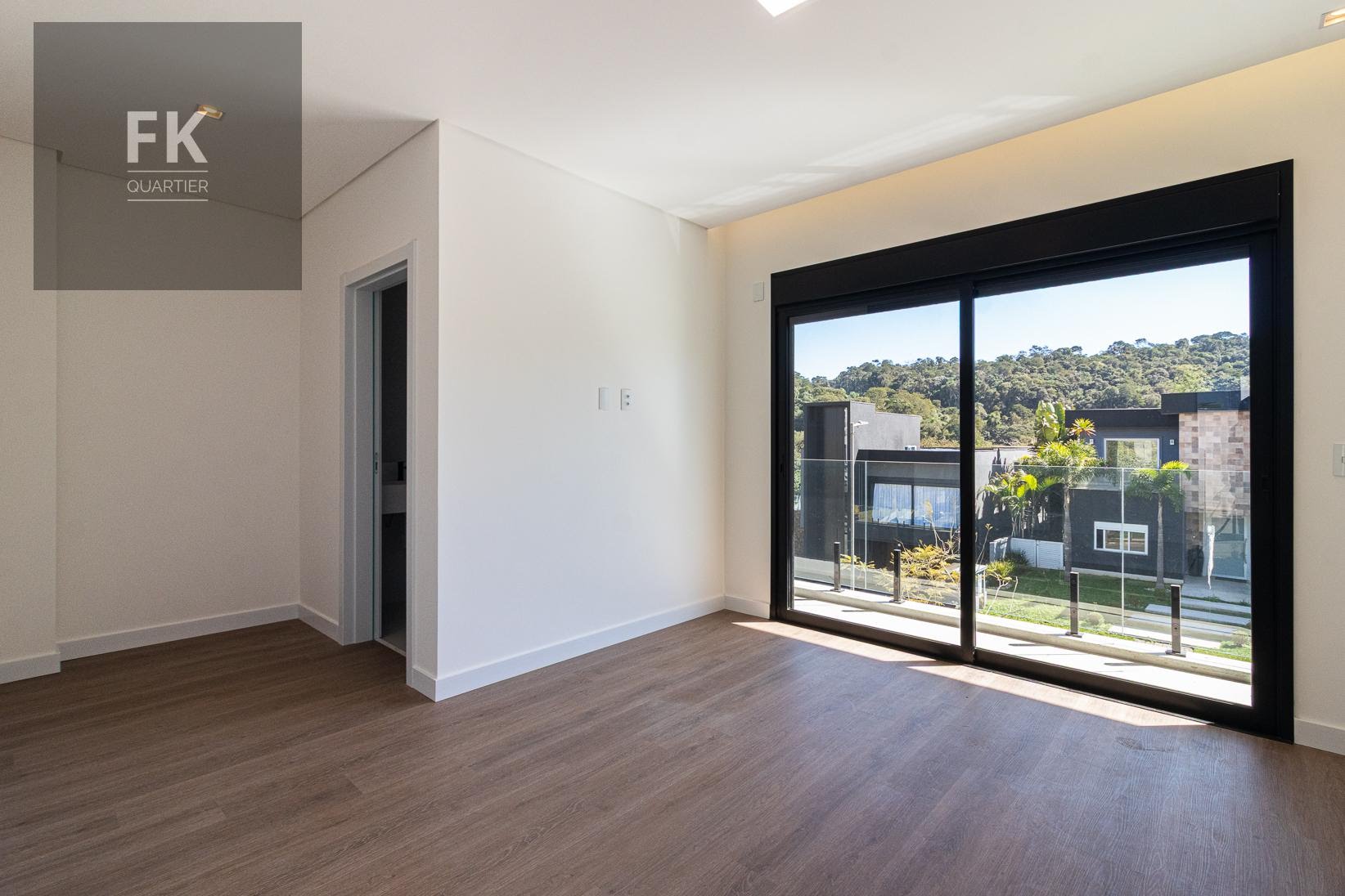 Casa à venda com 4 quartos, 4 suítes e 334m² no Alphaville, Santana de Parnaíba (SP) — foto 25 de 30
