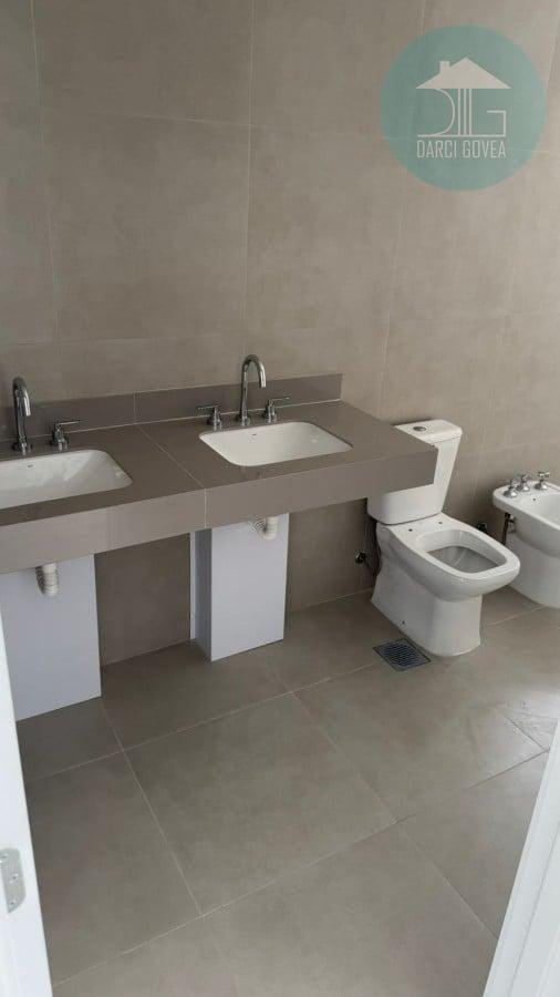 Casa à venda com 3 quartos, 3 suítes, 3 vagas e 240m² no Alphaville, Santana de Parnaíba (SP) — foto 18 de 23