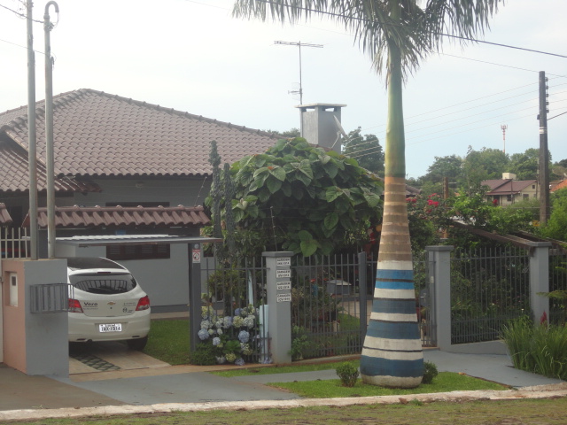 Casa à venda com 4 quartos, 1 suíte, 3 vagas e 157m² no Gloria, Ijuí (RS) — foto 3 de 3
