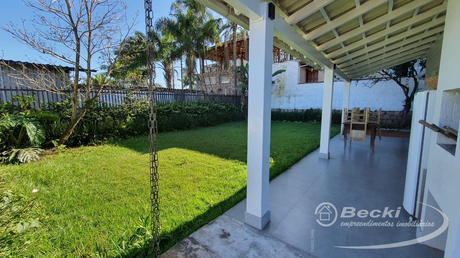 Casa à venda com 3 quartos, 2 suítes, 2 vagas e 265m² no Nova Brasília, Joinville (SC) — foto 21 de 28