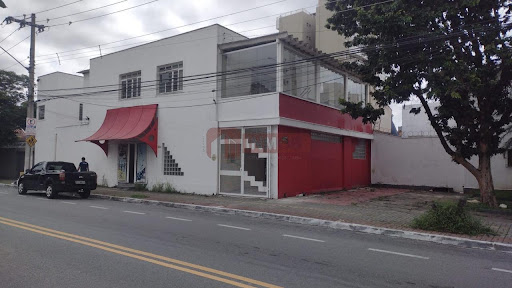 Prédio Comercial em Taubaté: 394m² à Venda ou Locação