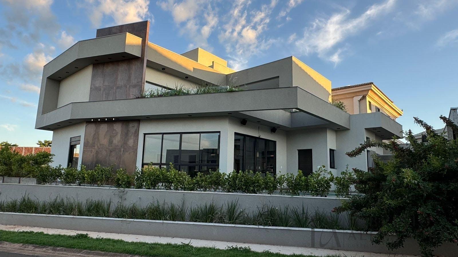 Casa à venda com 4 quartos, 6 banheiros, 6 vagas e 385m² no Quinta do Golfe Jardins, São José do Rio Preto — foto principal