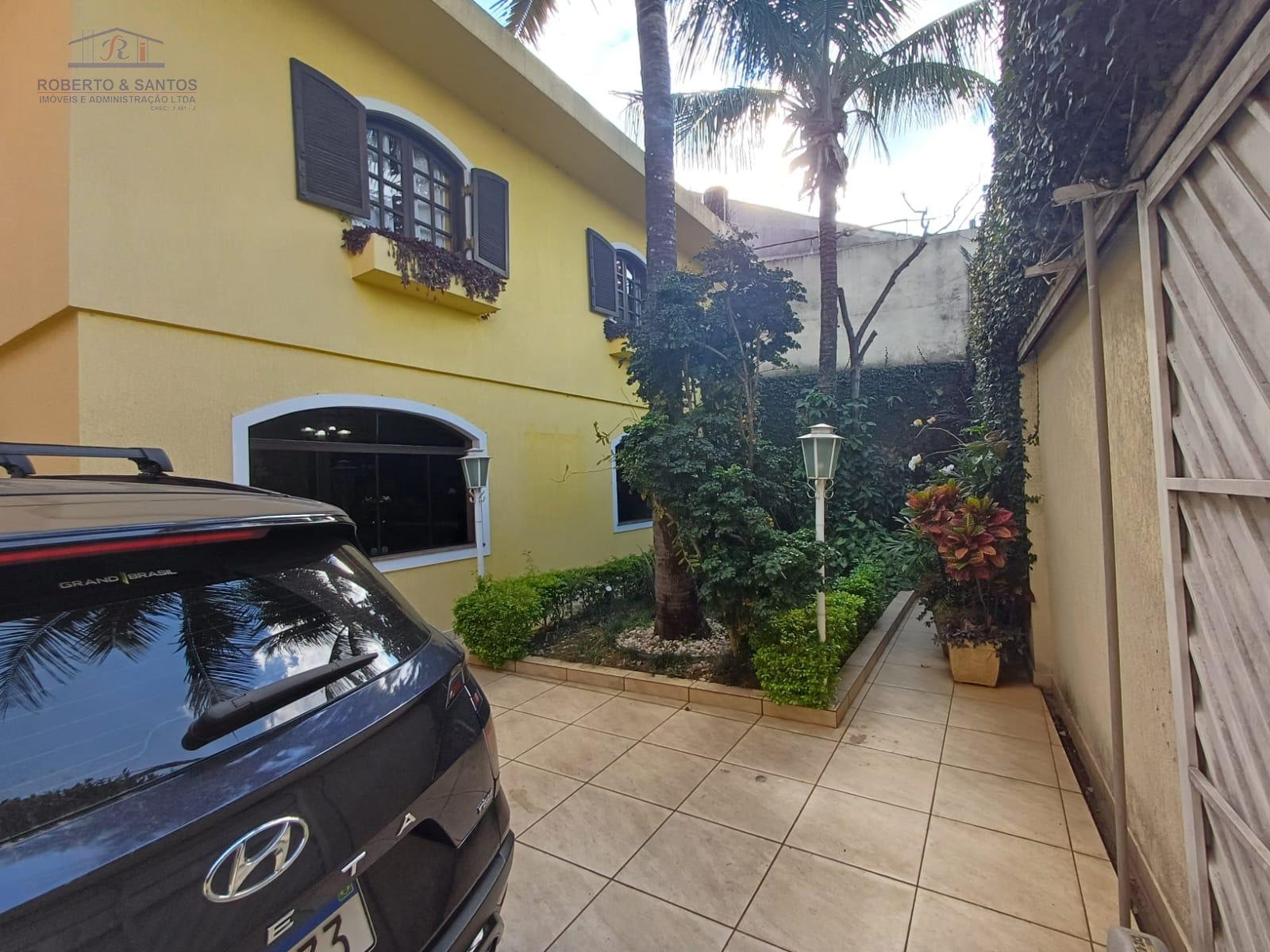 entrada e jardim 