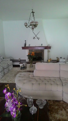 sala de estar com lareira