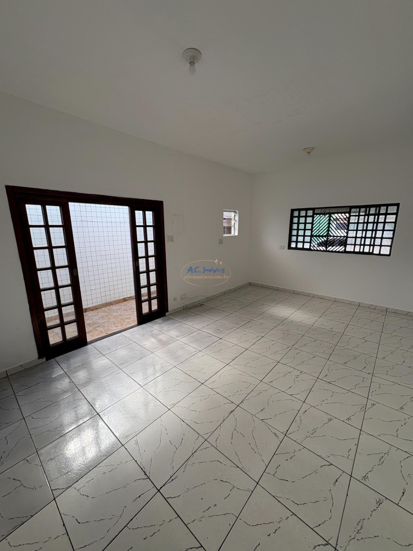 Casa à venda com 1 quarto, 1 banheiro, 2 vagas e 62m² no Guilhermina, Praia Grande (SP) — foto 13 de 26