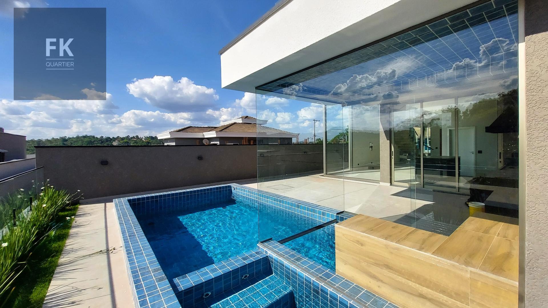 Casa à venda com 3 quartos, 3 suítes, 6 vagas e 265m² no Suru, Santana de Parnaíba (SP) — foto 25 de 27