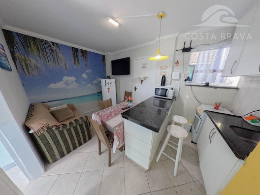 Potencial Airbnb Frente Mar, Praia Brava. Shows e Comércios.