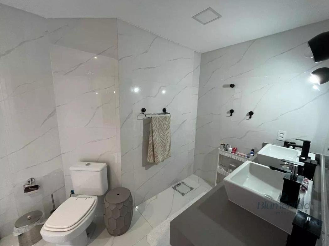 Casa à venda com 4 quartos, 3 suítes e 435m² no Condominio Arujazinho I II III, Arujá (SP) — foto 25 de 30