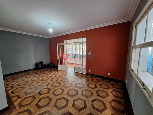Casa à venda na Urca: 250m², 4 quartos, 1 vaga, R$ 2.940.000