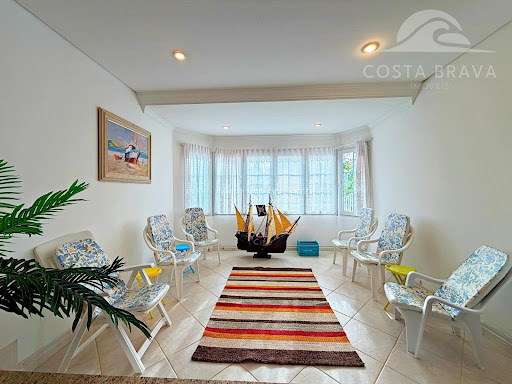 Sobrado Triplex Caiobá, 6 Suítes, Piscina. Conforto e