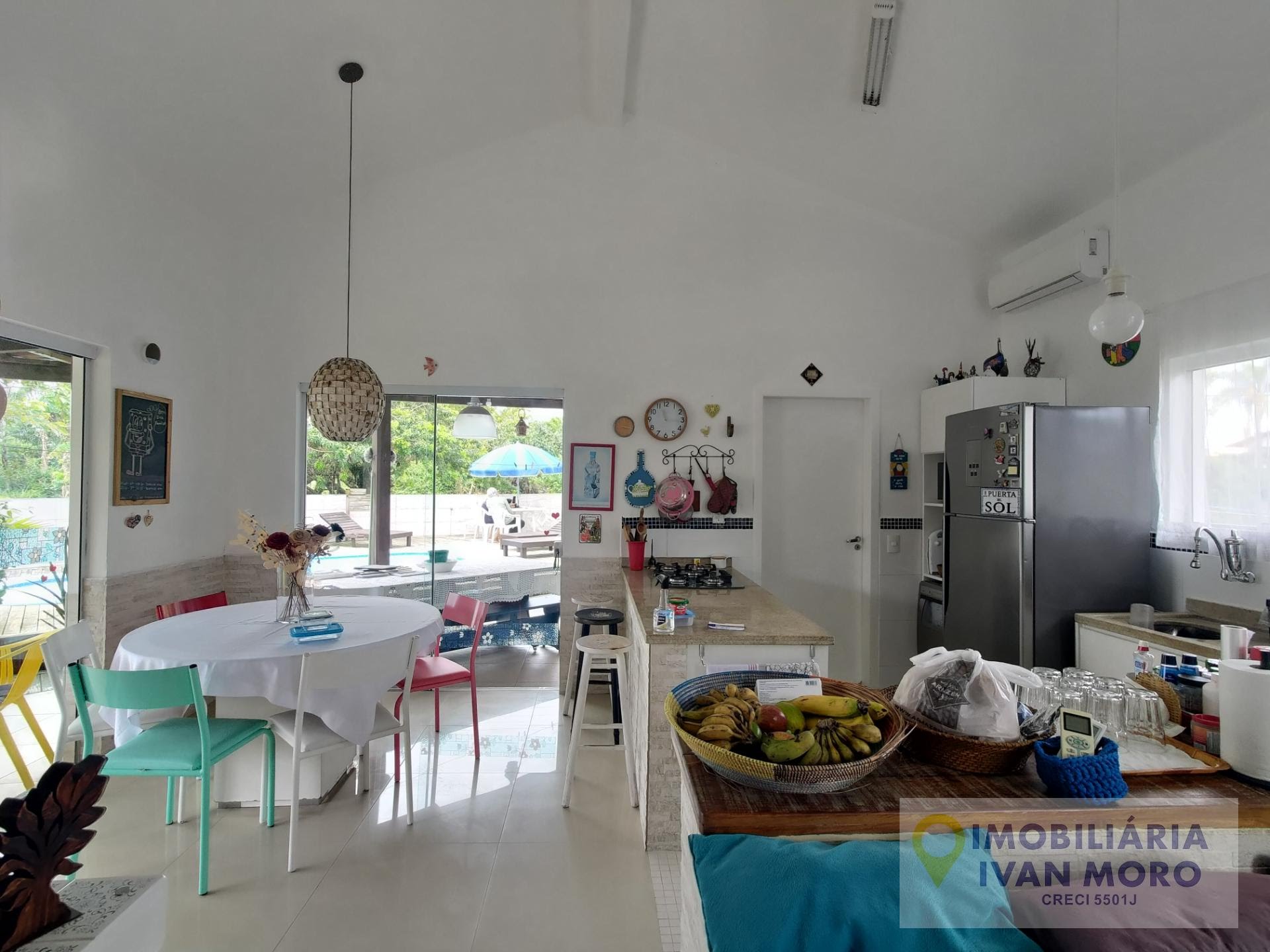 Casa à venda com 4 quartos, 3 suítes, 2 vagas e 230m² no Daniela, Florianópolis (SC) — foto 11 de 30
