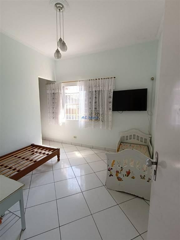 Casa à venda com 3 quartos, 1 suíte, 2 vagas e 115m² no Cidade Ocian, Praia Grande (SP) — foto 10 de 30