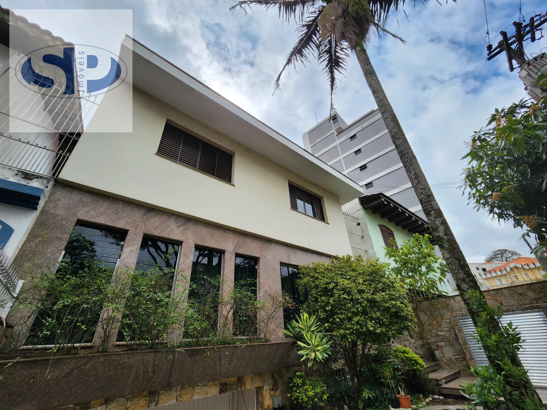 Vista frontal da casa