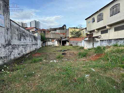 Vista interna do terreno