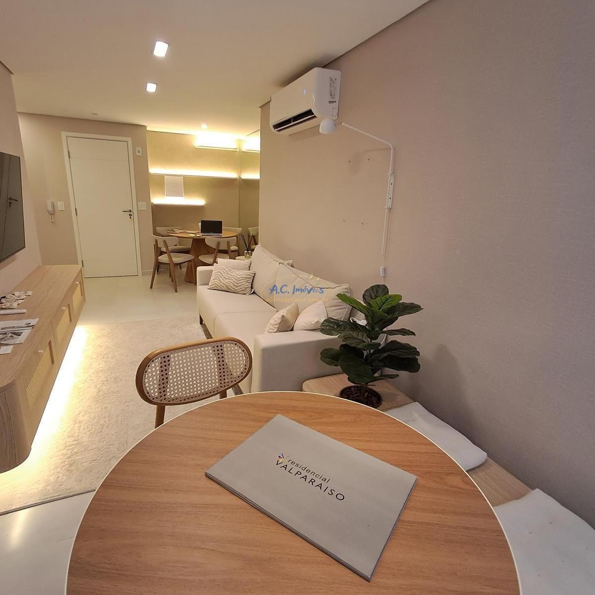 Apartamento à venda com 2 quartos, 2 banheiros, 1 vaga e 61m² no Guilhermina, Praia Grande — foto principal
