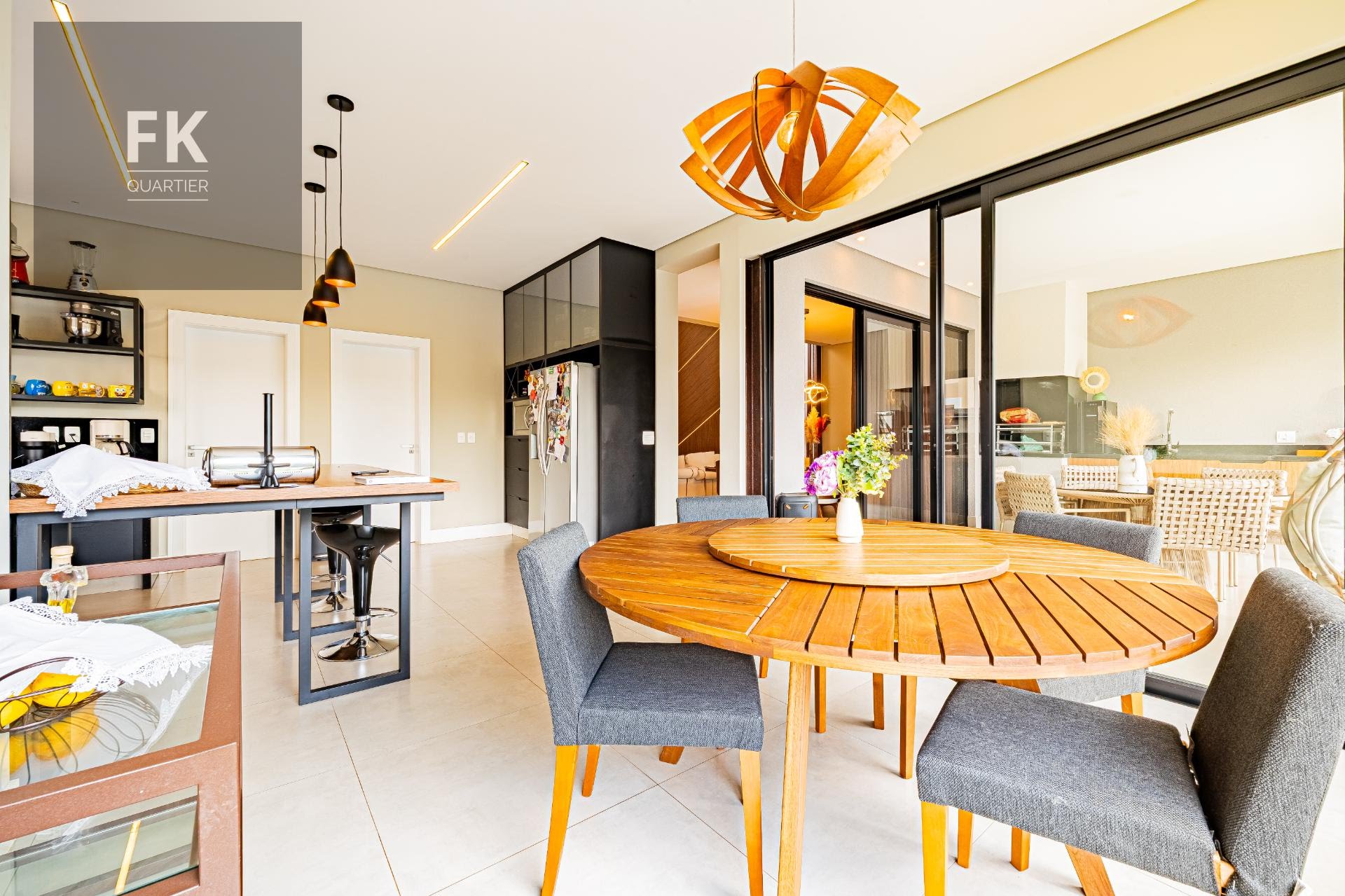 Casa à venda com 4 quartos, 4 suítes, 4 vagas e 375m² no Alphaville, Santana de Parnaíba (SP) — foto 15 de 30
