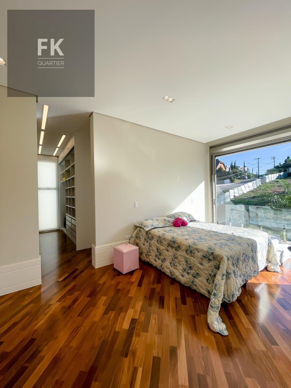 Casa à venda com 4 quartos, 4 suítes, 6 vagas e 1070m² no Residencial Morada dos Lagos, Barueri (SP) — foto 18 de 30