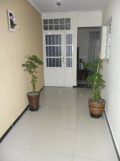 Hall de entrada com porcelanato