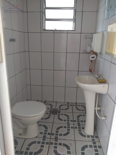 Banheiro na área de lazer