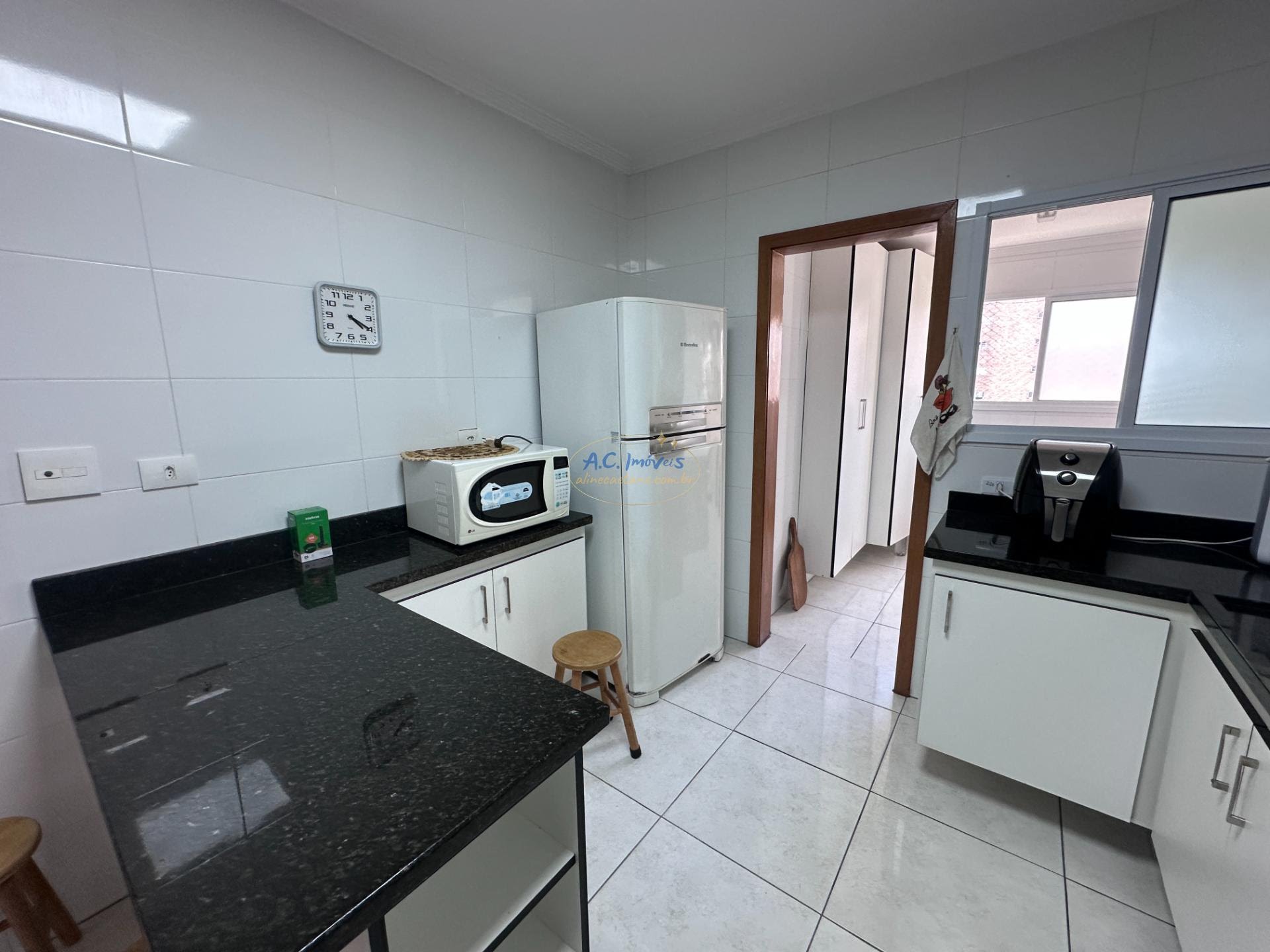 Apartamento para alugar com 3 quartos, 3 suítes, 2 vagas e 140m² no Canto do Forte, Praia Grande (SP) — foto 23 de 30
