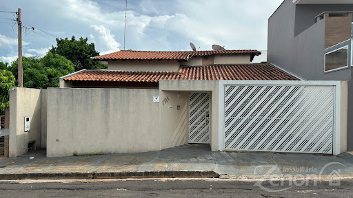 Casa em Vila Industrial - Adamantina