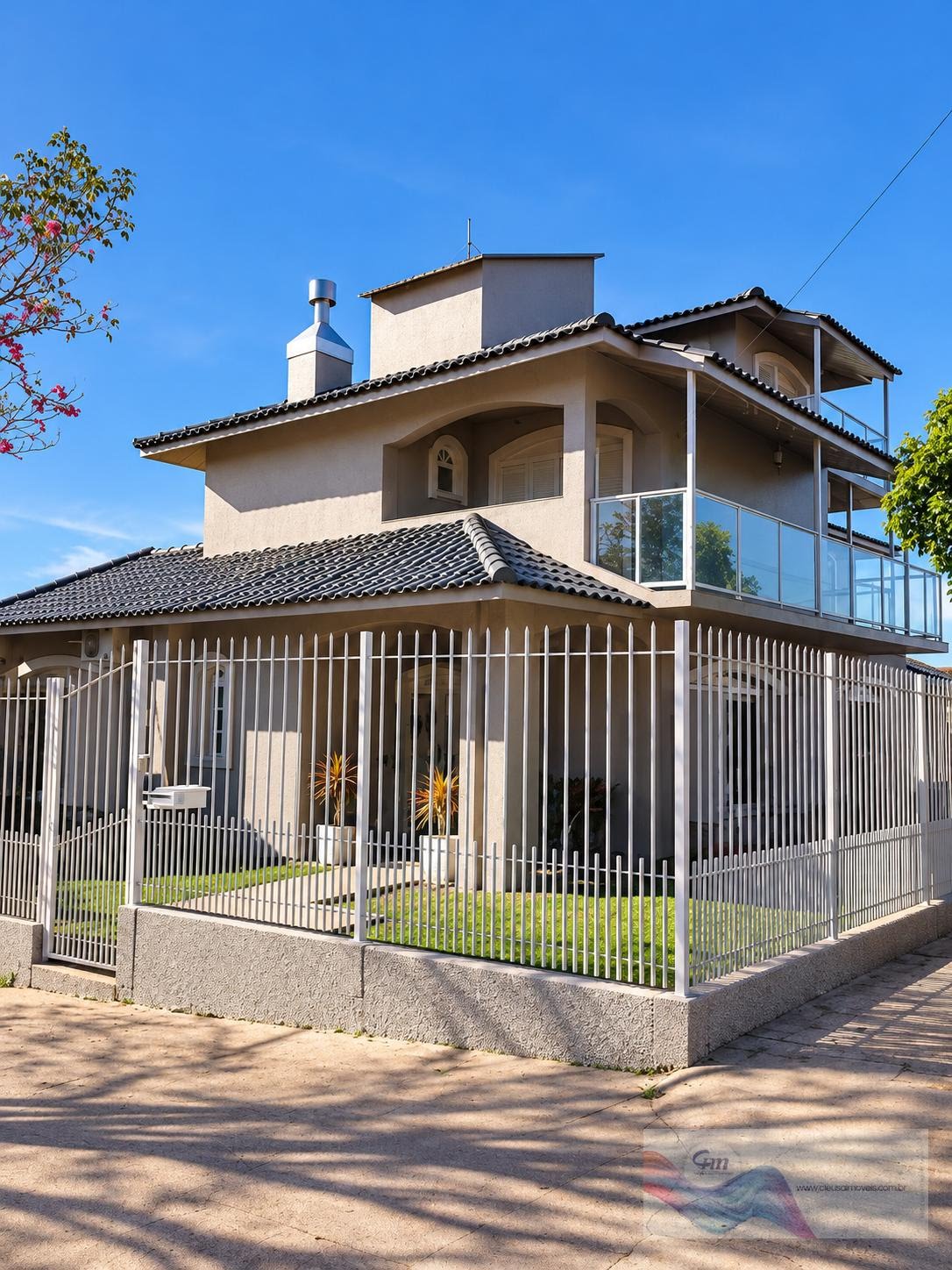 Foto de capa do anúncio: Casa de três pavimentos com suíte no Centro — Espumoso, RS
