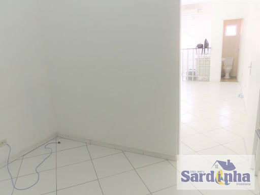 Aluguel de sala de 25m² na Vila Sônia por R$1.400 com 1 banheiro