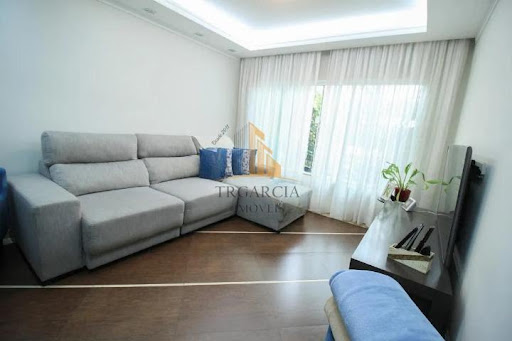 Sobrado à venda na Mooca com 3 suítes, 175m², 4 vagas 