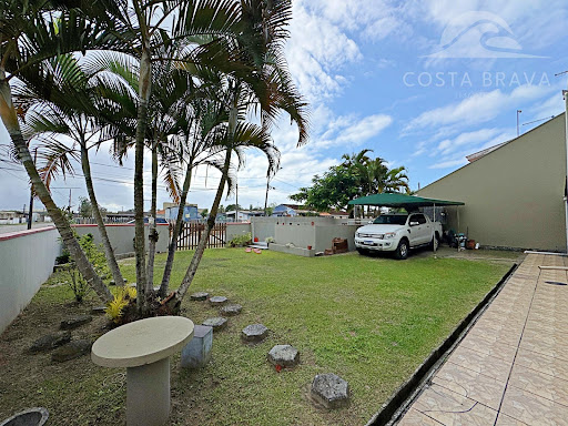 Sobrado em Região Privilegiada a 350m do Mar