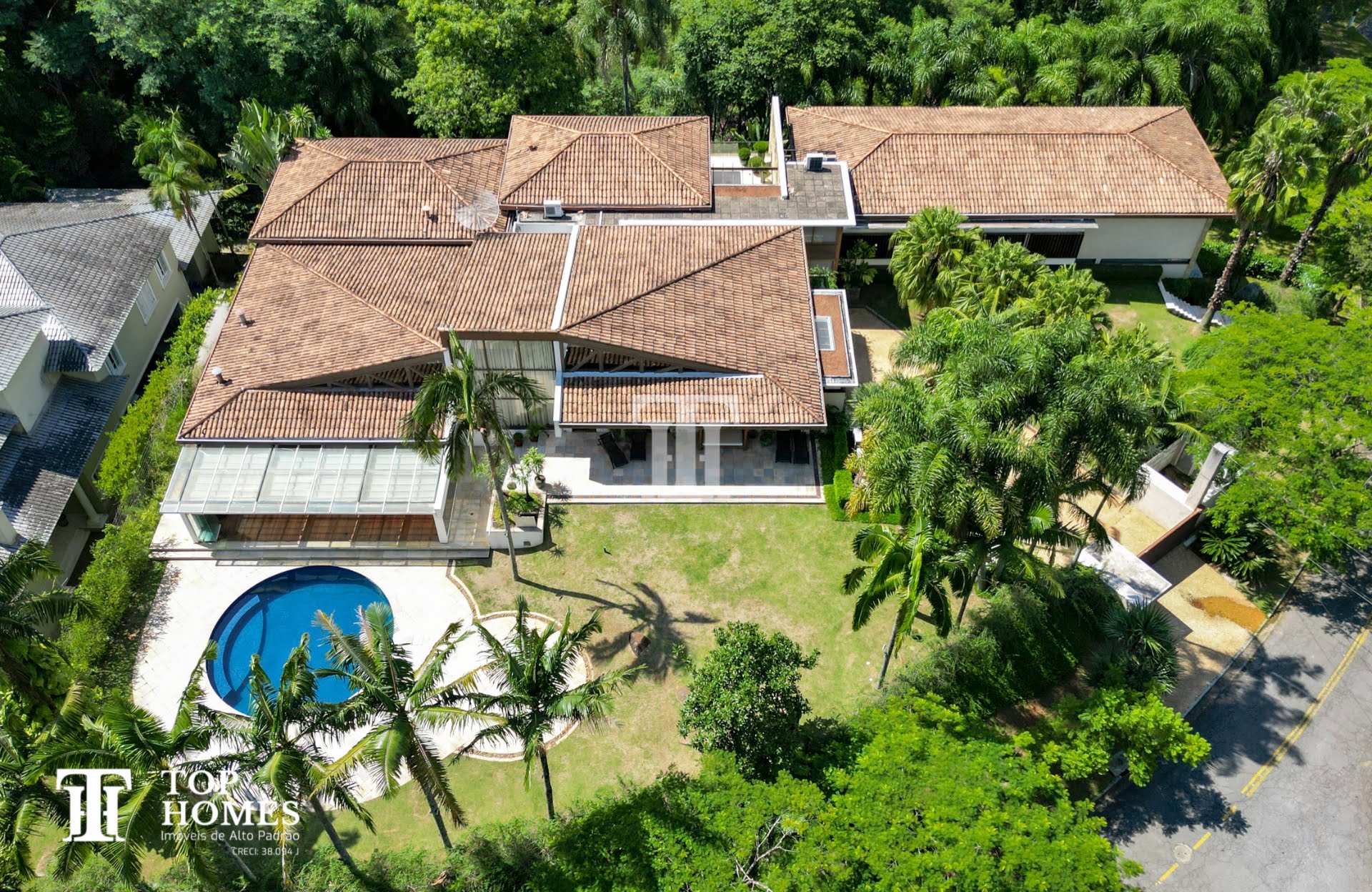 Casa/imóvel de alto padrão/luxo à venda no condomínio Residencial Tamboré 1 I Alphaville Barueri/SP
