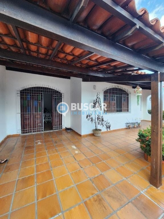 Casa à venda com 3 quartos, 1 suíte, 2 vagas e 242m² no Queimadinha, Feira de Santana (BA) — foto 2 de 16