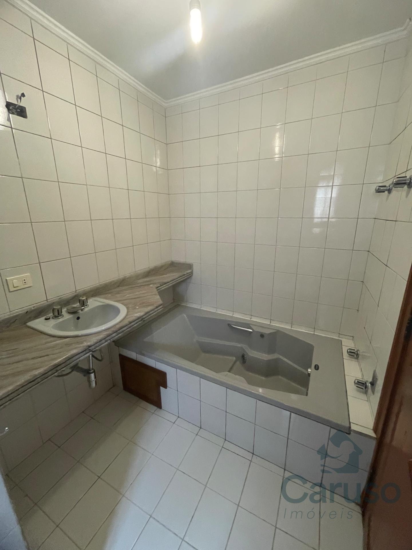 Casa à venda com 3 quartos, 1 suíte, 2 vagas e 267m² no Condomínio Arujazinho IV, Arujá (SP) — foto 17 de 29
