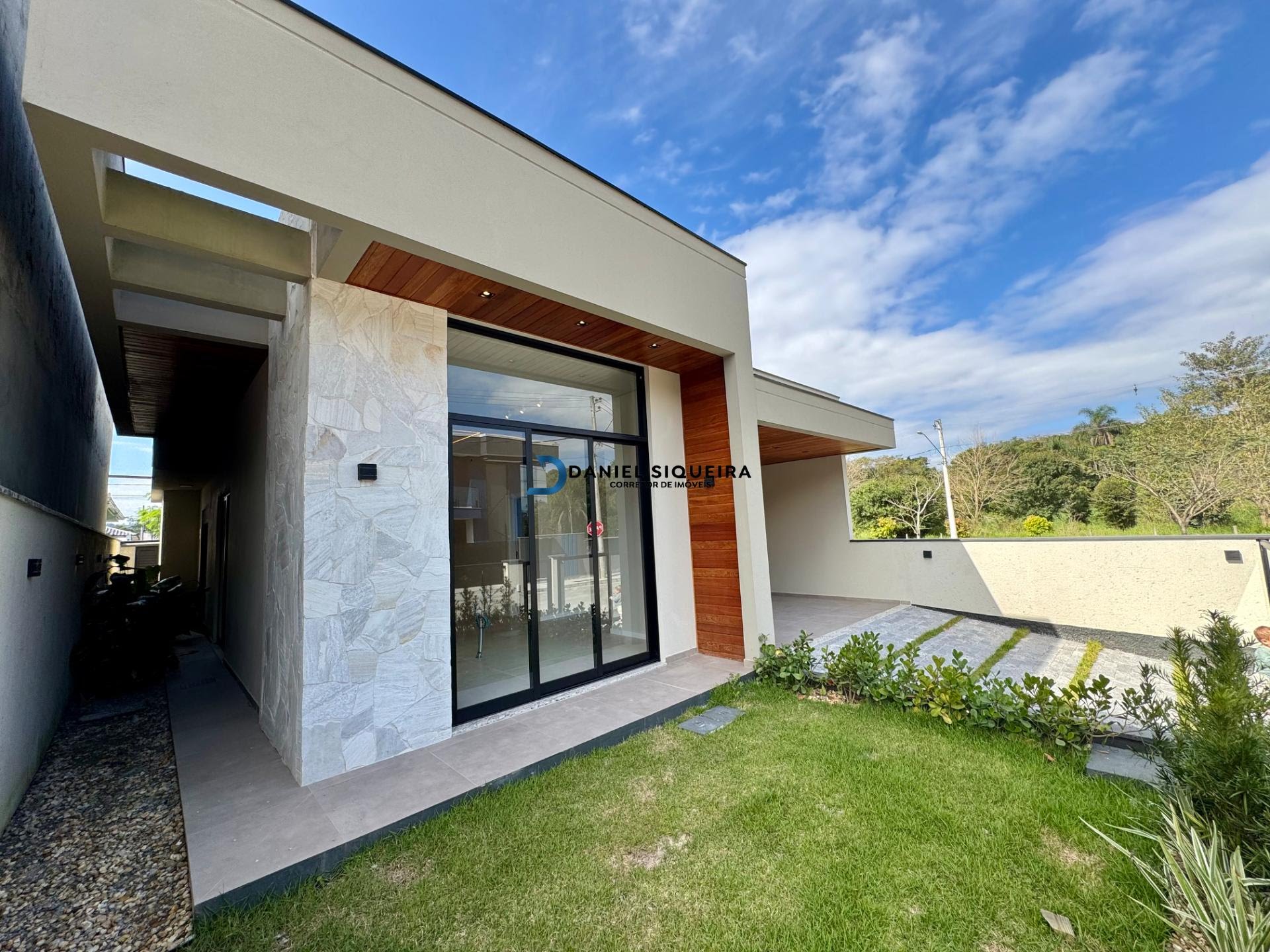 Casa à venda com 3 quartos, 1 suíte, 2 vagas e 105m² no Forquilhas, São José (SC) — foto 2 de 26