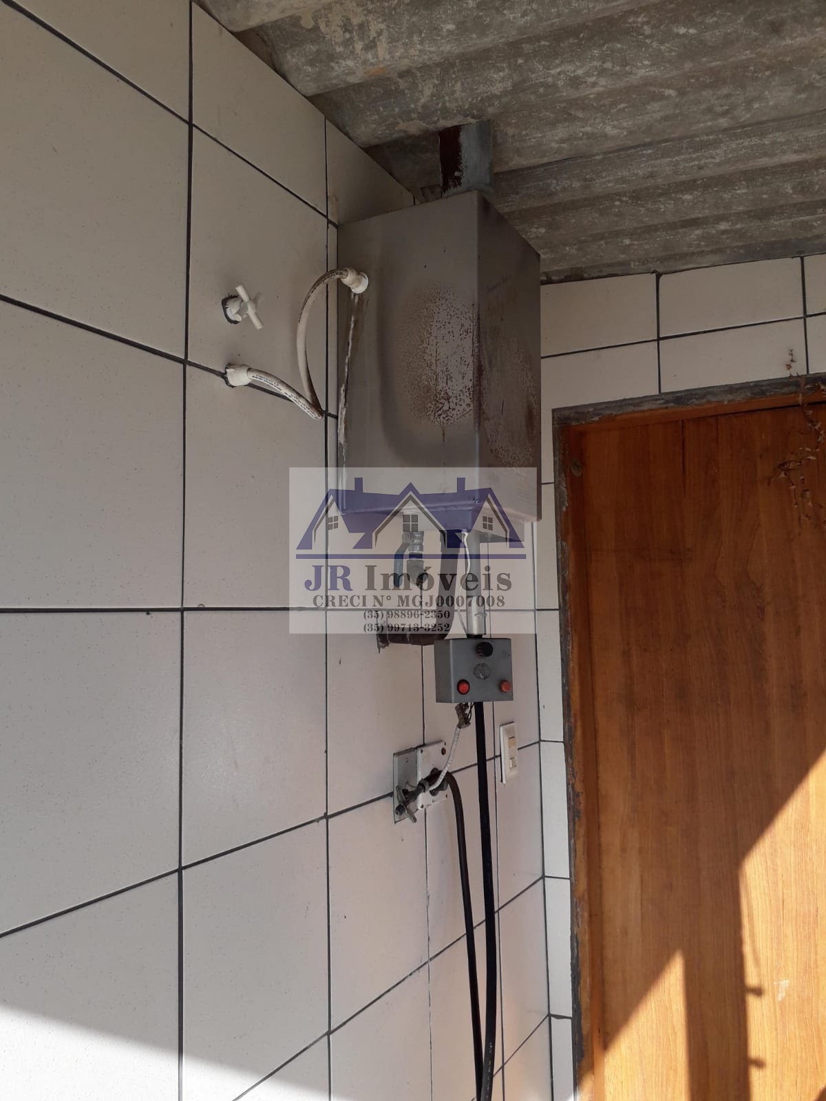 Casa à venda com 3 quartos, 2 banheiros, 2 vagas e 480m² no Centro, Piranguçu (MG) — foto 3 de 9