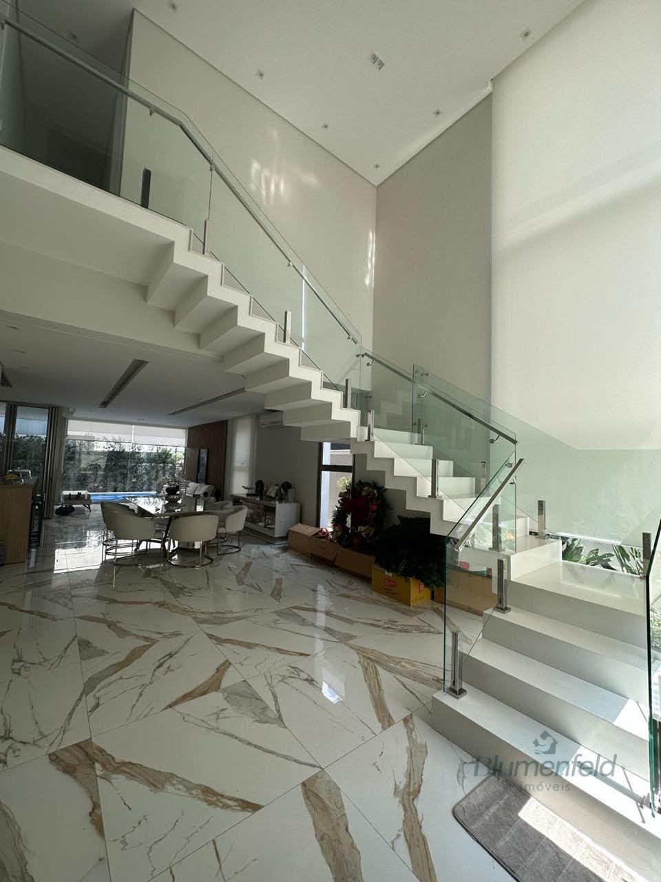 Casa à venda com 4 suítes, 6 vagas e 288m² no Condomínio Real Park, Arujá (SP) — foto 4 de 17