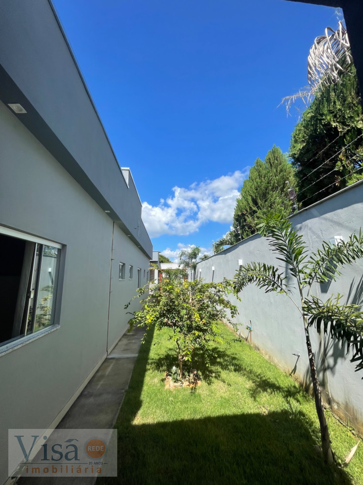 Casa à venda com 3 quartos, 2 suítes, 2 vagas e 250m² no Jardim Serrano, Paracatu (MG) — foto 9 de 30